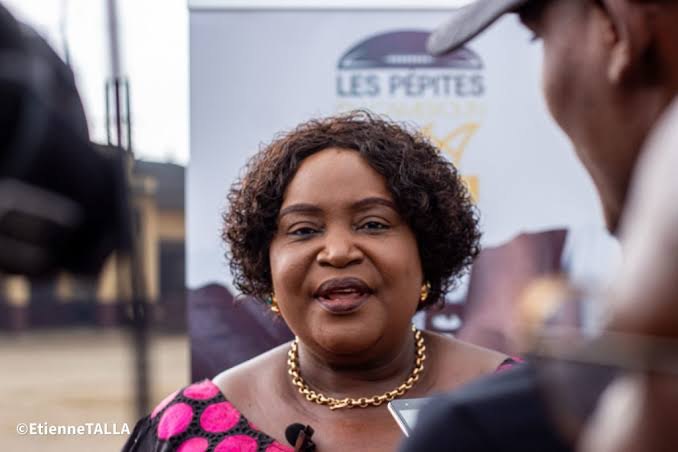 Madame le Proviseur du Lycée Bilingue de New Bell, lors de la cérémonie Les Pépites du Cameroun